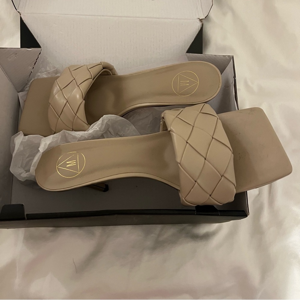 Pre-Loved Woven Heels. Size 7.5